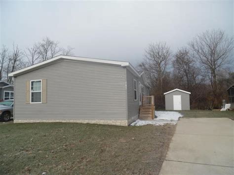 homes for rent gibraltar mi.